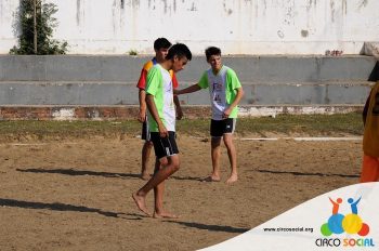 escolinha-de-futebol-ufc-realiza-amistoso-no-bairro-bom-jesus-40