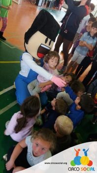 escola-ana-zornig-recebe-a-visita-do-circo-social-11