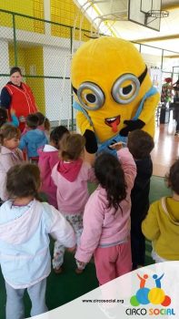 escola-ana-zornig-recebe-a-visita-do-circo-social-21