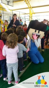 escola-ana-zornig-recebe-a-visita-do-circo-social-22