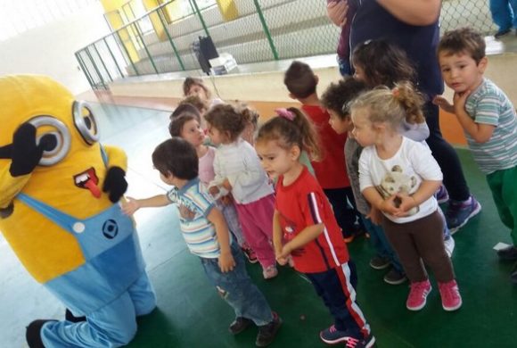 Escola Ana Zornig recebe a visita do Circo Social
