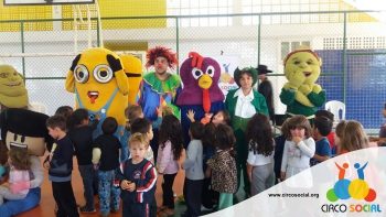 escola-ana-zornig-recebe-a-visita-do-circo-social-8