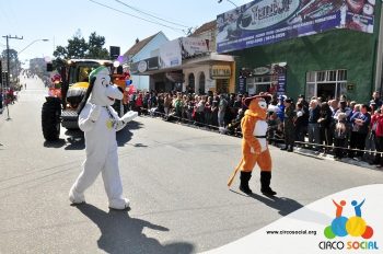 circo-social-participa-do-desfile-de-7-de-setembro-2018-em-rio-negro-18