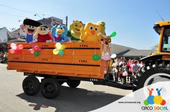 circo-social-participa-do-desfile-de-7-de-setembro-2018-em-rio-negro-22