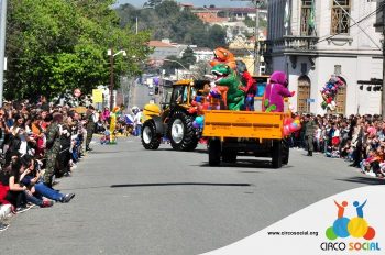 circo-social-participa-do-desfile-de-7-de-setembro-2018-em-rio-negro-26