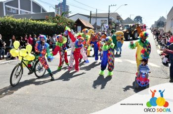 circo-social-participa-do-desfile-de-7-de-setembro-2018-em-rio-negro-3