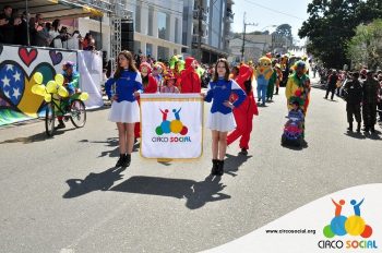 circo-social-participa-do-desfile-de-7-de-setembro-2018-em-rio-negro-8