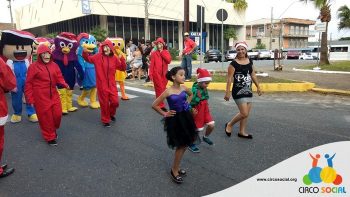 circo-social-no-desfile-natalino-de-rio-negro-4