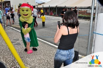 circo-social-no-desfile-natalino-de-rio-negro-53