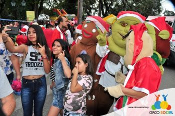 circo-social-no-desfile-natalino-de-rio-negro-66