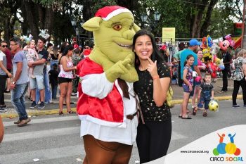 circo-social-no-desfile-natalino-de-rio-negro-67