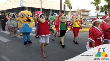 circo-social-no-desfile-natalino-de-rio-negro-7