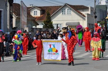 circo-social-participa-do-desfile-de-7-de-setembro-2019-em-mafra-19