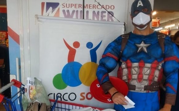 Circo Social está arrecadando alimentos e ração no Willner do Alto de Mafra