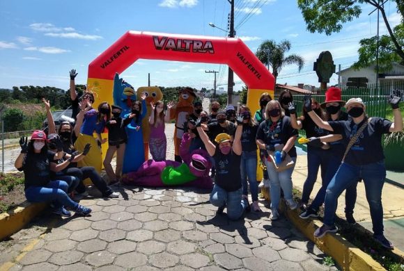 Circo Social participa do drive-thru realizado pelo Comecinho de Vida