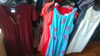 01-bazar-circo-social-roupas-10