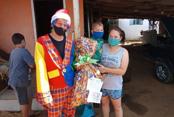 Campanha Natal Encantado do Circo Social atende 19 comunidades de Riomafra