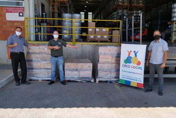 Bridgestone Bandag doa cestas básicas para a população de Riomafra em parceria com o Circo Social