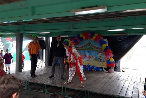 Circo Social anima pais e alunos no Dia da Família na escola Beija Flor em Mafra Circo Social anima pais e alunos no Dia da Família na escola Beija Flor em Mafra