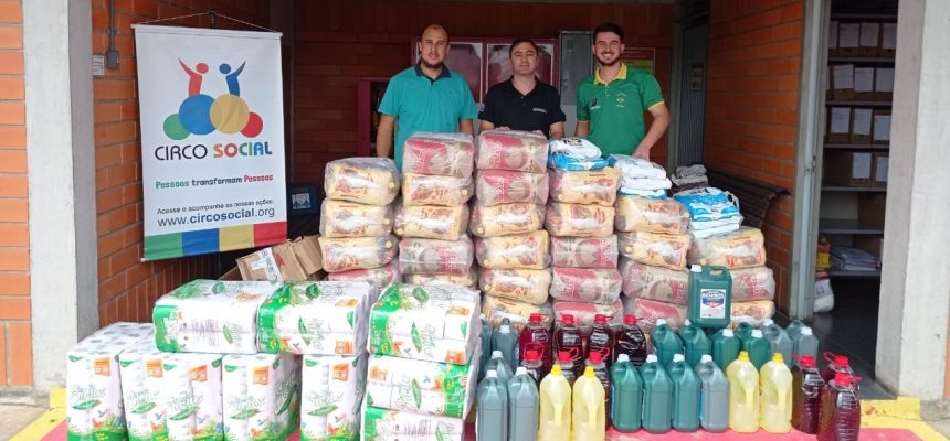 Circo Social doa cestas básicas para a população de Riomafra em parceria com a Bridgestone Bandag