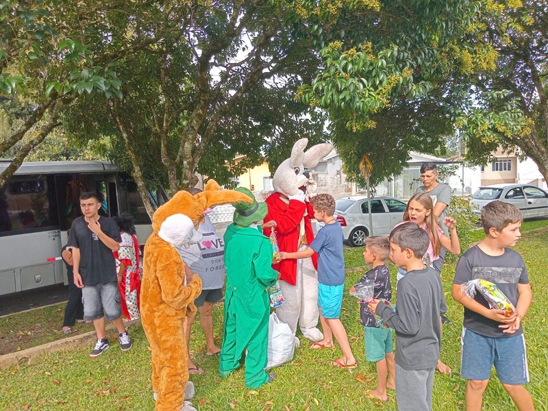 campanha-pascoa-solidaria-do-circo-social-atende-mais-de-2-000-criancas-em-riomafra-19