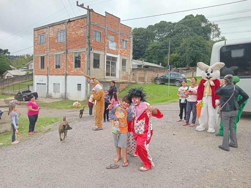 campanha-pascoa-solidaria-do-circo-social-atende-mais-de-2-000-criancas-em-riomafra-24