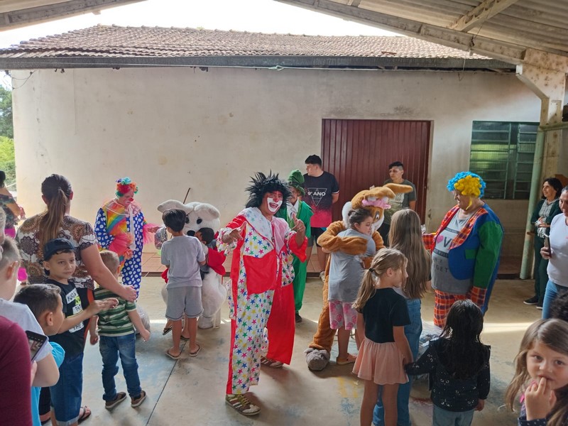 campanha-pascoa-solidaria-do-circo-social-atende-mais-de-2-000-criancas-em-riomafra-7