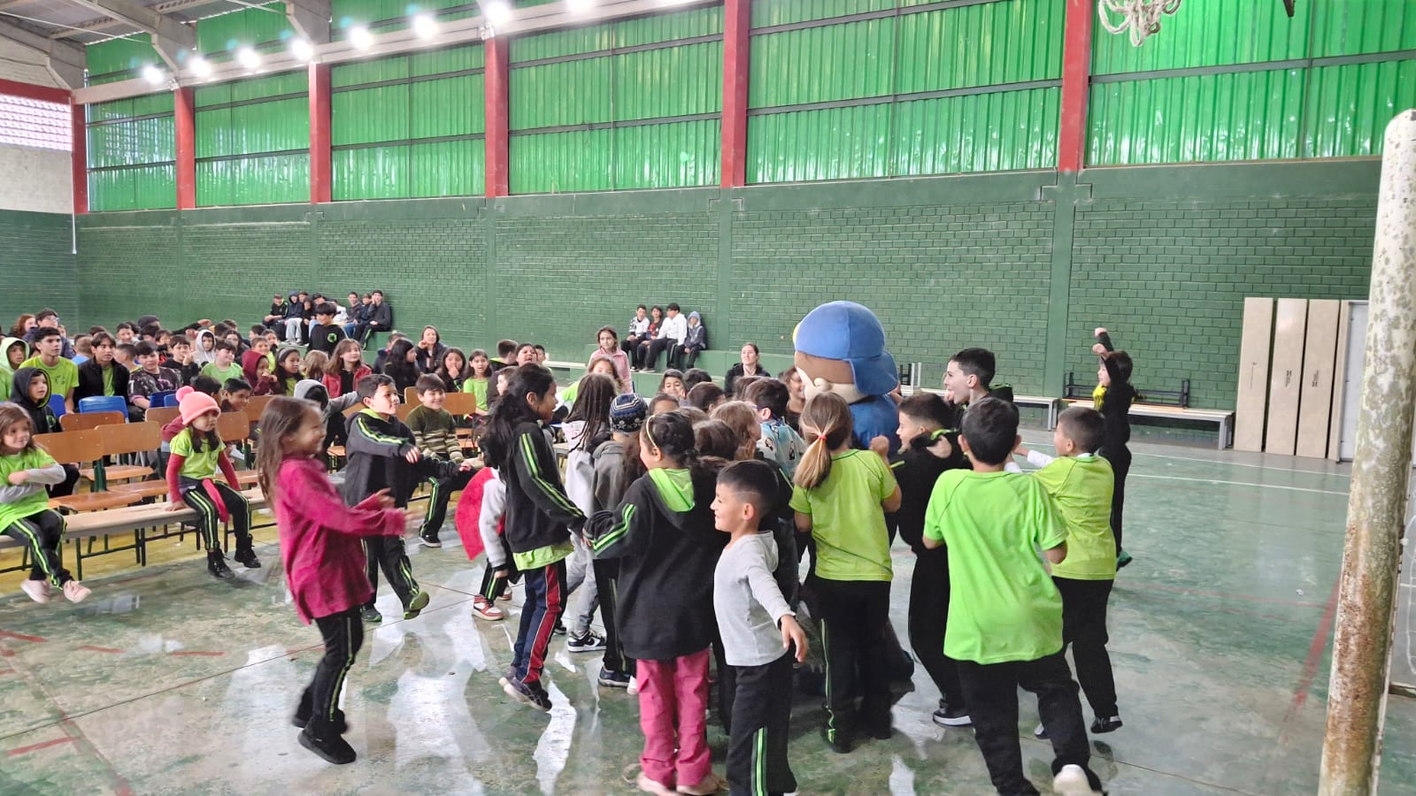 circo-social-presente-na-escola-de-ensino-basico-tenente-ary-rauen-10