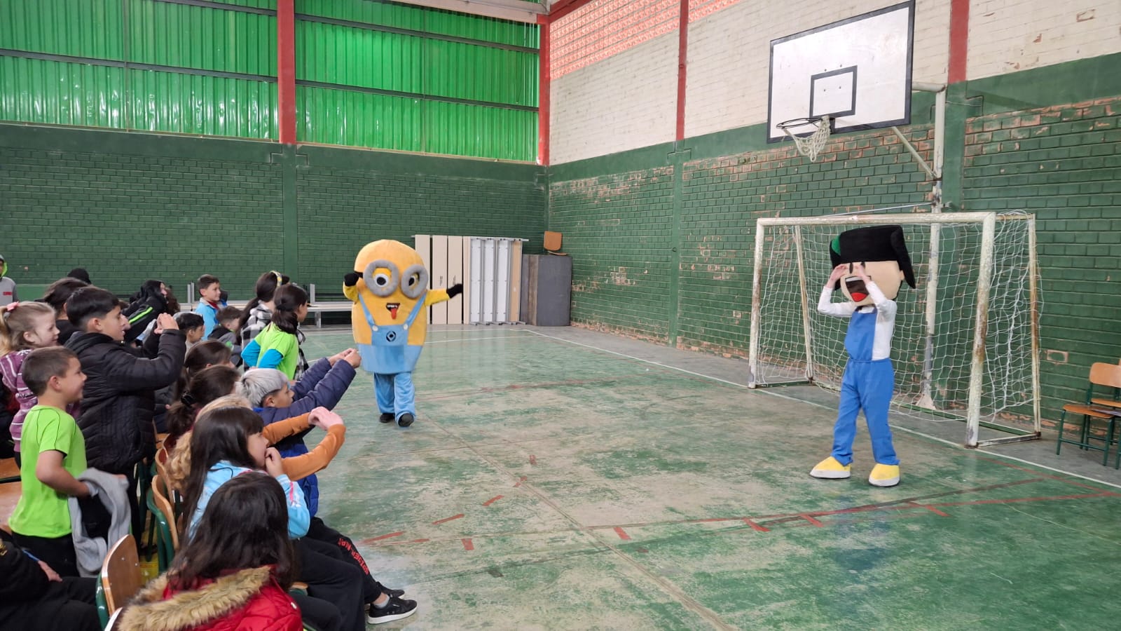circo-social-presente-na-escola-de-ensino-basico-tenente-ary-rauen-12