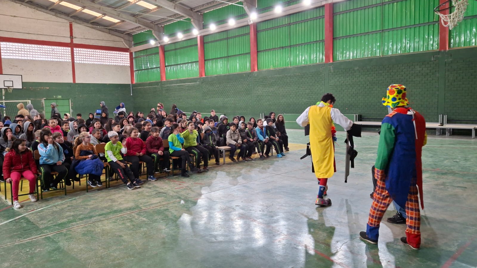 circo-social-presente-na-escola-de-ensino-basico-tenente-ary-rauen-14