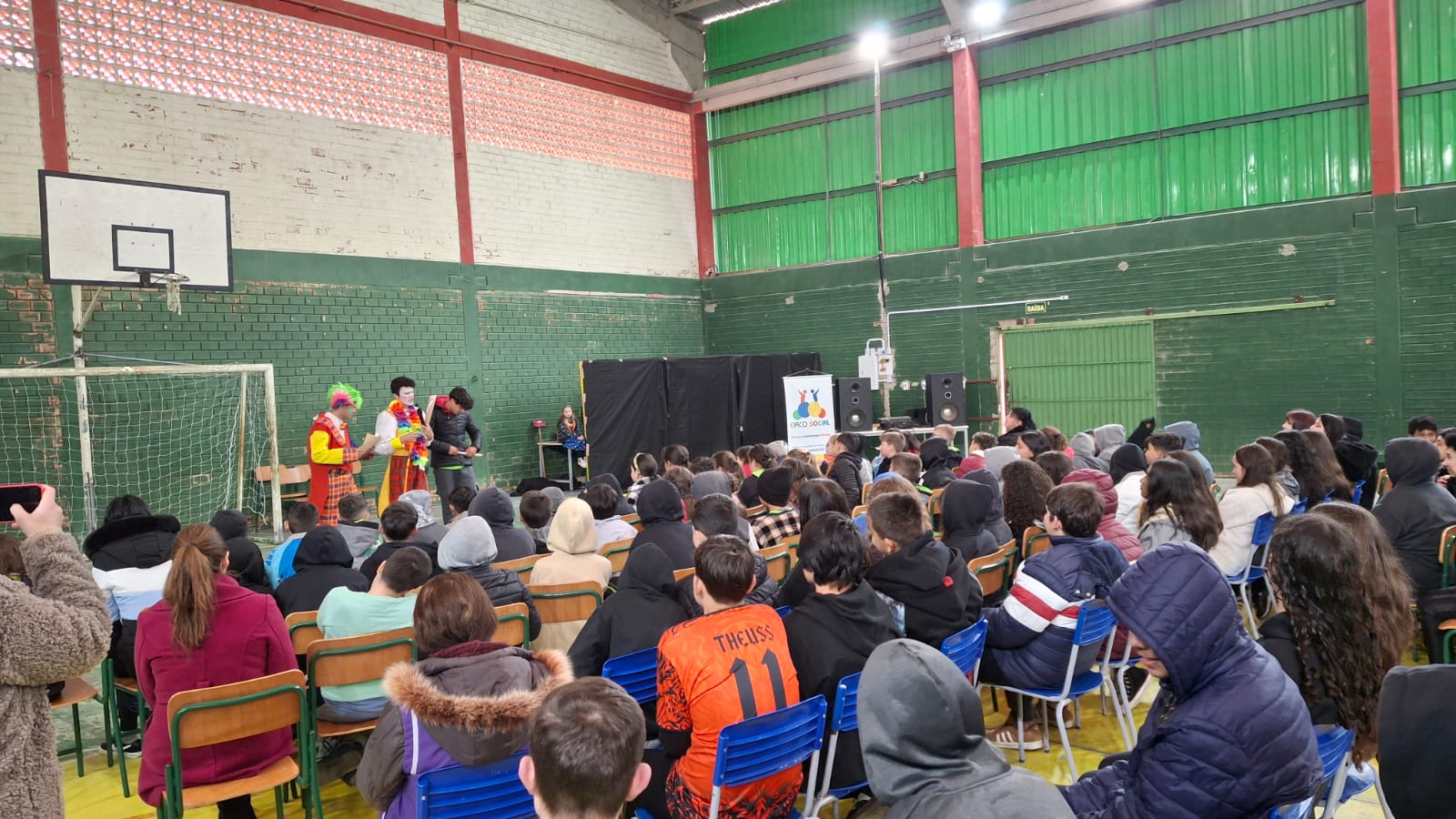 circo-social-presente-na-escola-de-ensino-basico-tenente-ary-rauen-15