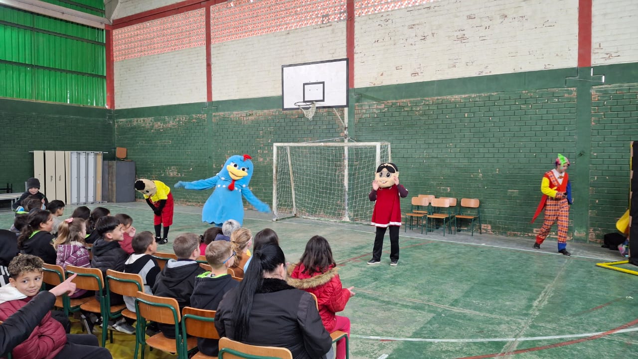 circo-social-presente-na-escola-de-ensino-basico-tenente-ary-rauen-19