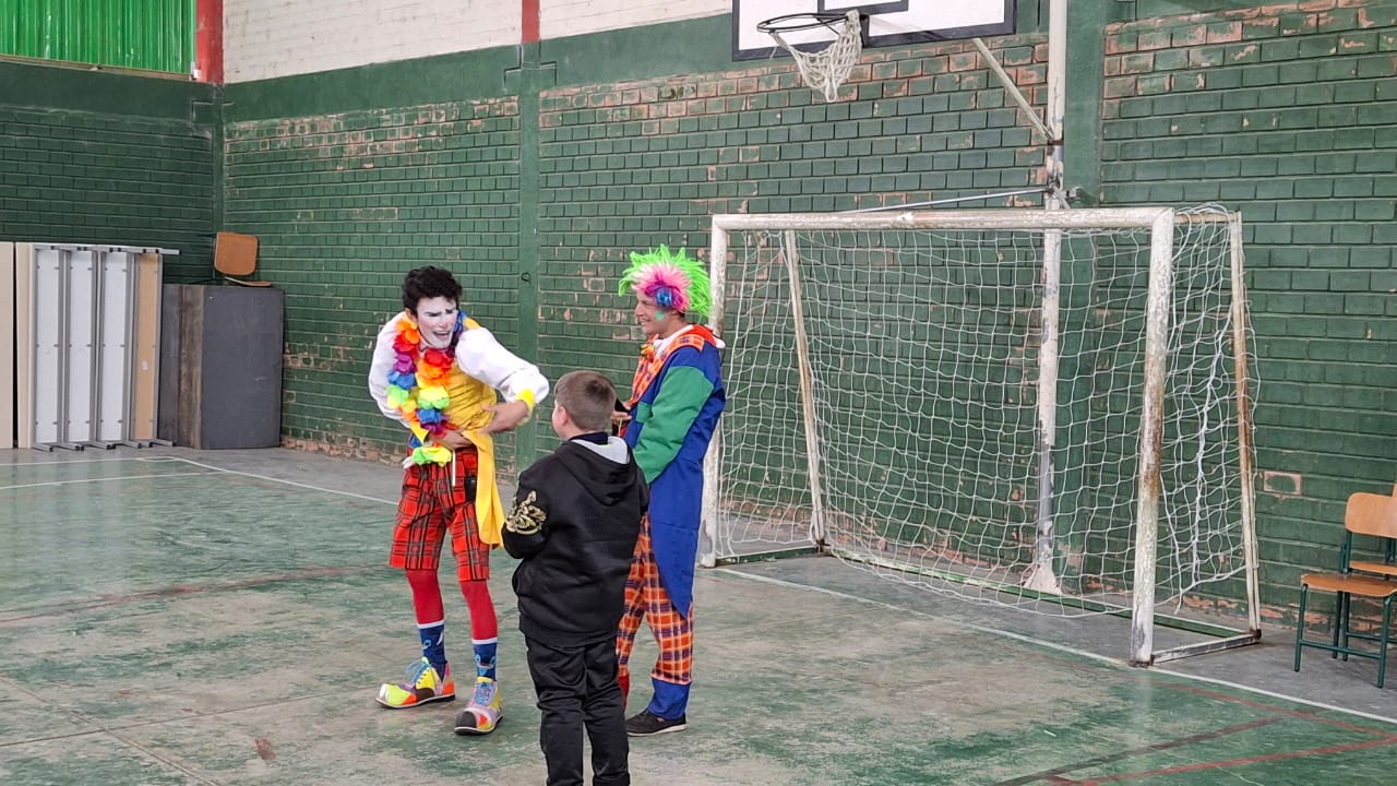 circo-social-presente-na-escola-de-ensino-basico-tenente-ary-rauen-23