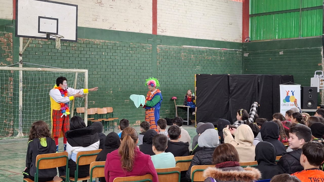 circo-social-presente-na-escola-de-ensino-basico-tenente-ary-rauen-26
