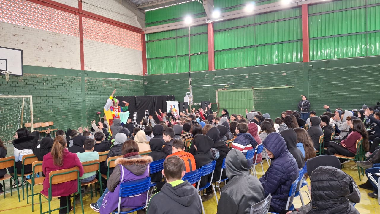 circo-social-presente-na-escola-de-ensino-basico-tenente-ary-rauen-27