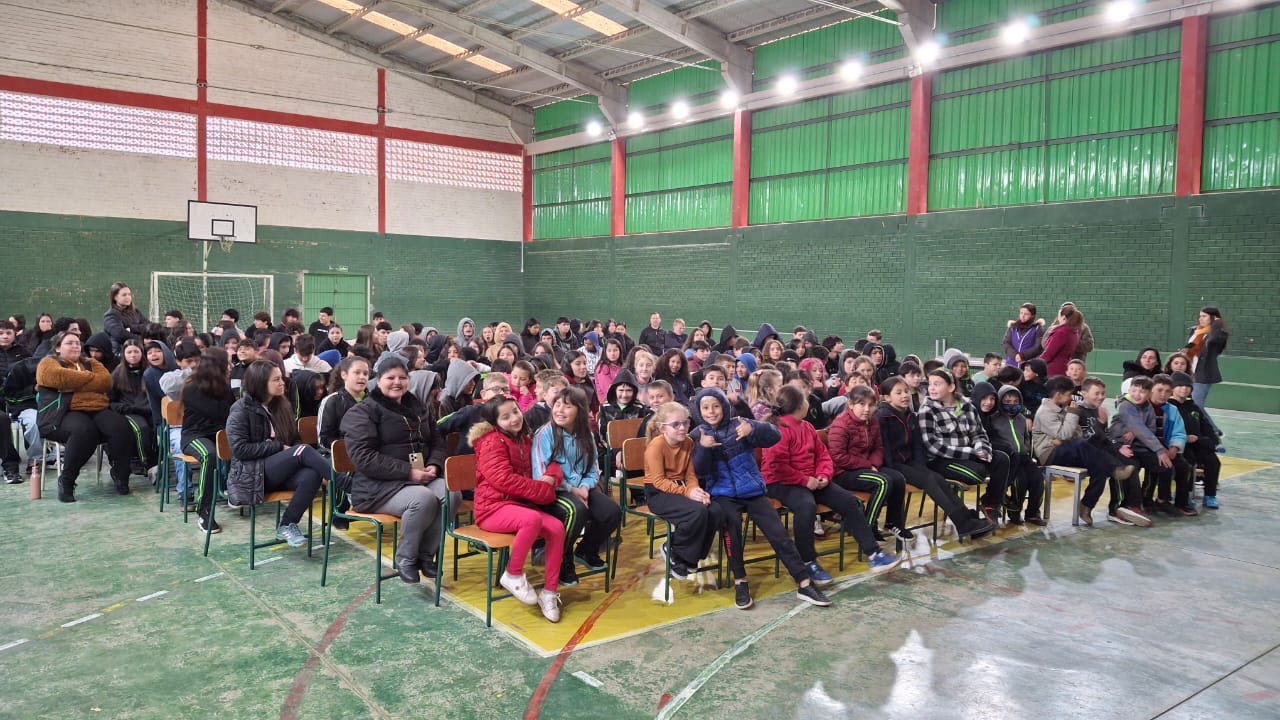 circo-social-presente-na-escola-de-ensino-basico-tenente-ary-rauen-29