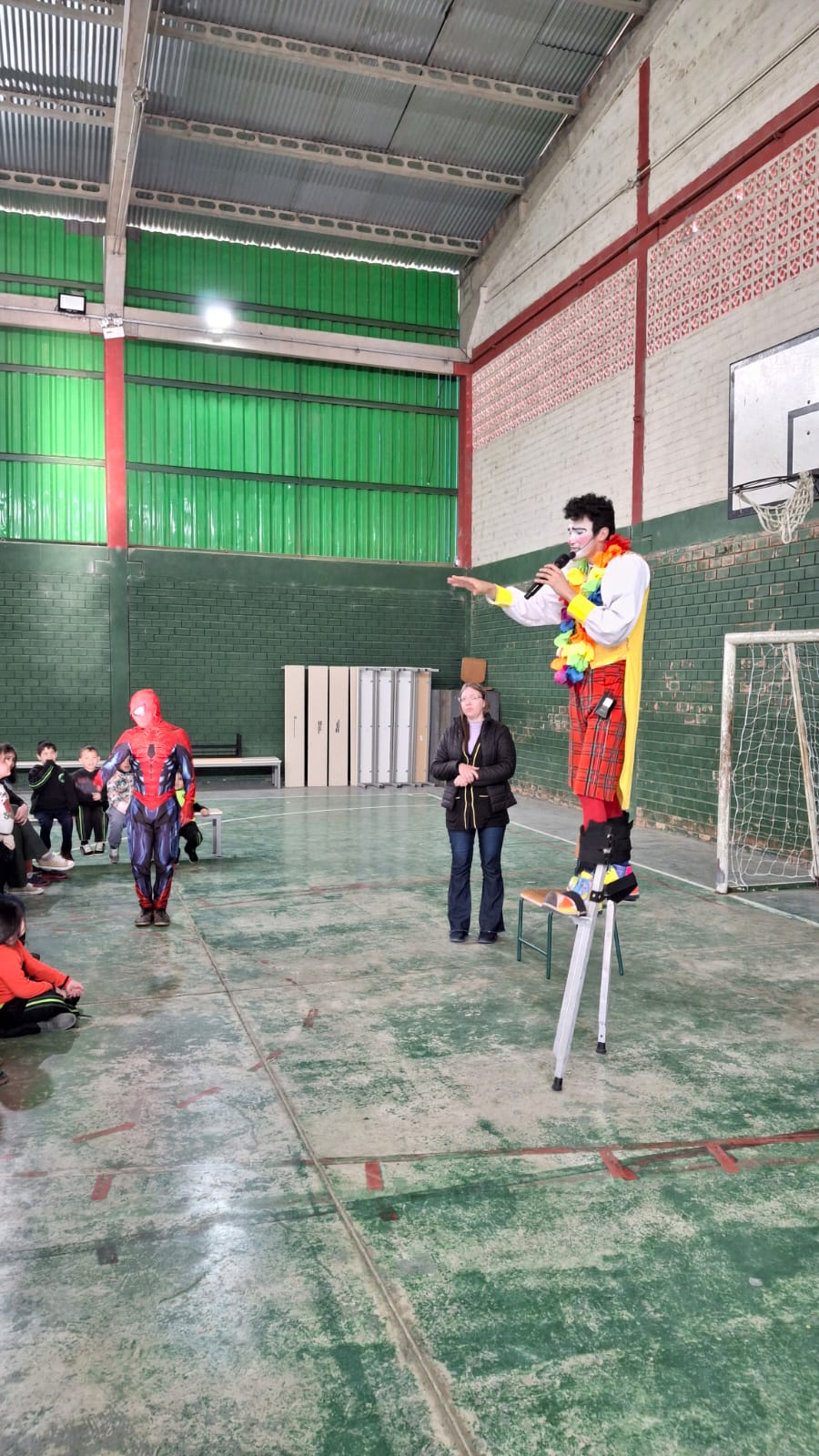 circo-social-presente-na-escola-de-ensino-basico-tenente-ary-rauen-3