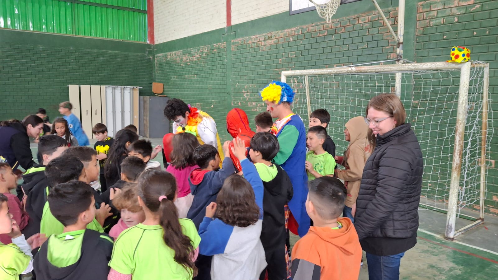 circo-social-presente-na-escola-de-ensino-basico-tenente-ary-rauen-4