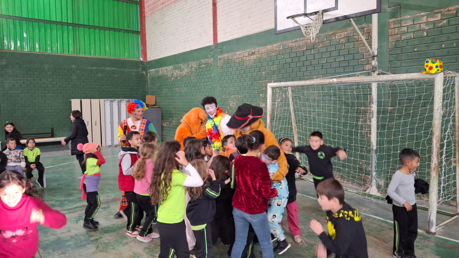 circo-social-presente-na-escola-de-ensino-basico-tenente-ary-rauen-7