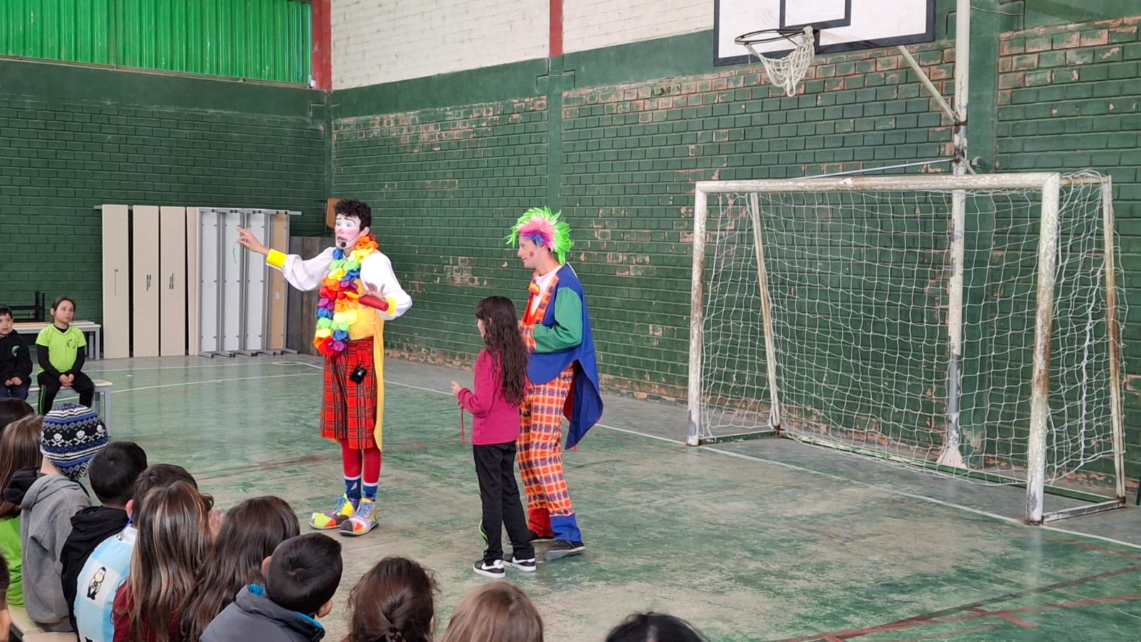 circo-social-presente-na-escola-de-ensino-basico-tenente-ary-rauen-9