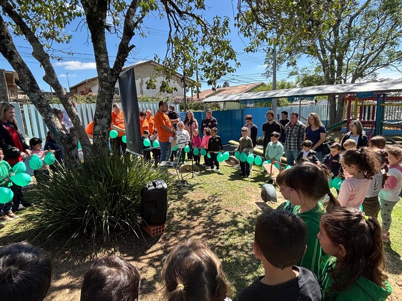 associacao-vista-alegre-e-circo-social-realiza-solenidade-com-entrega-de-livros-premiacoes-e-homenagem-postuma-em-mafra-10
