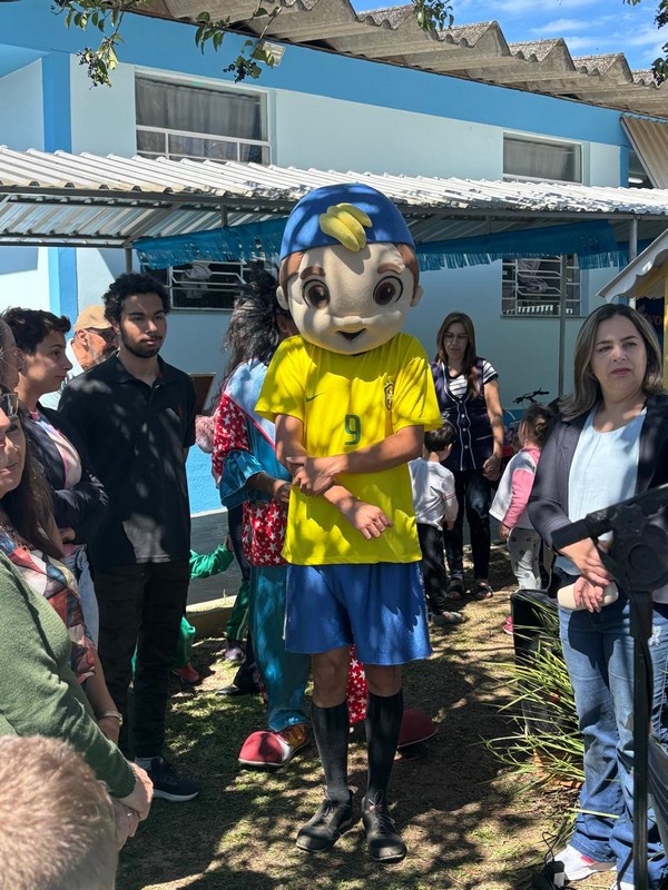 associacao-vista-alegre-e-circo-social-realiza-solenidade-com-entrega-de-livros-premiacoes-e-homenagem-postuma-em-mafra-21