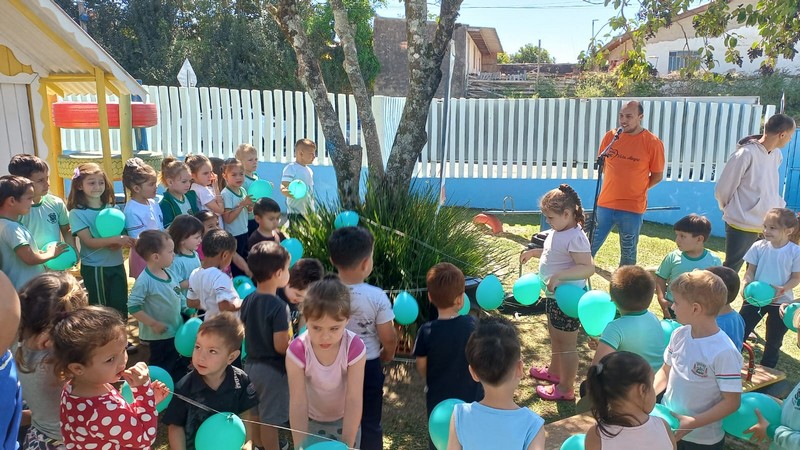 associacao-vista-alegre-e-circo-social-realiza-solenidade-com-entrega-de-livros-premiacoes-e-homenagem-postuma-em-mafra-32