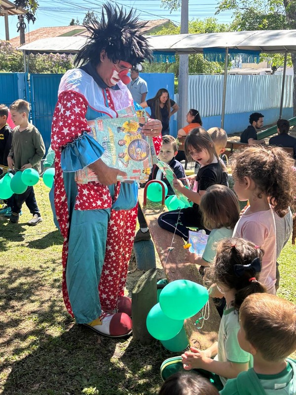 associacao-vista-alegre-e-circo-social-realiza-solenidade-com-entrega-de-livros-premiacoes-e-homenagem-postuma-em-mafra-36