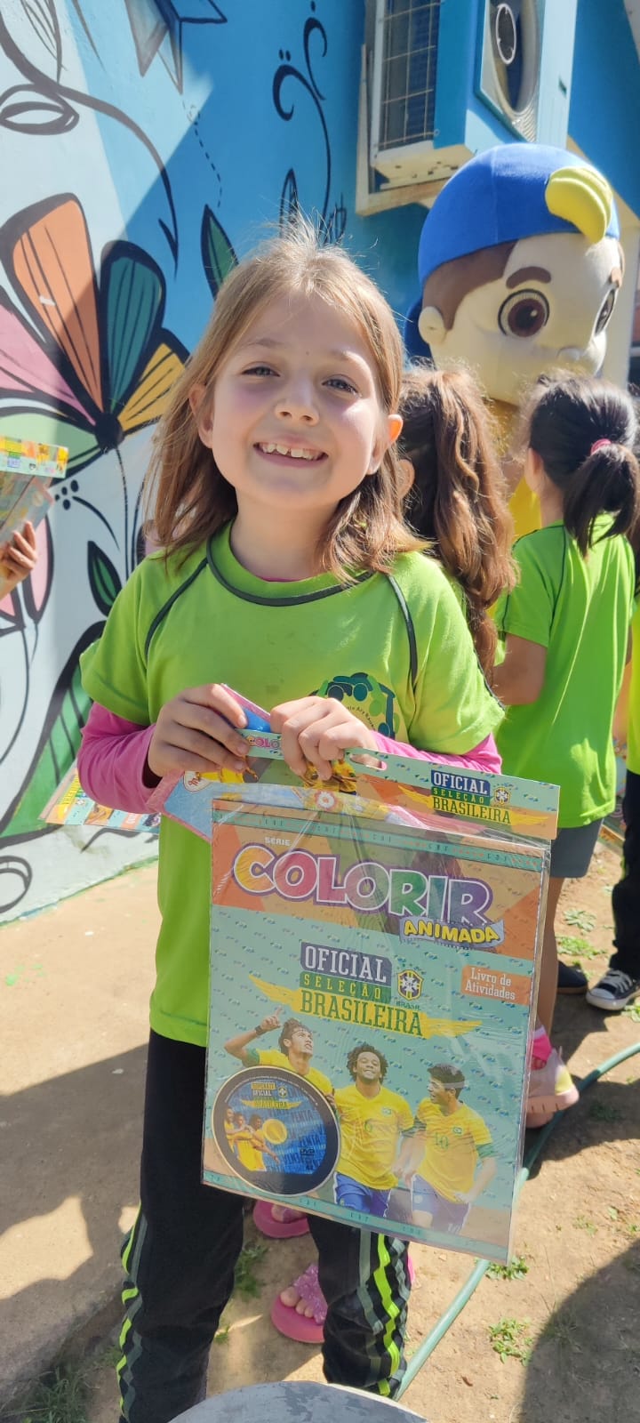 meu-brasil-campeao-circo-social-entrega-mais-de-6-mil-livros-de-atividades-infantis-28