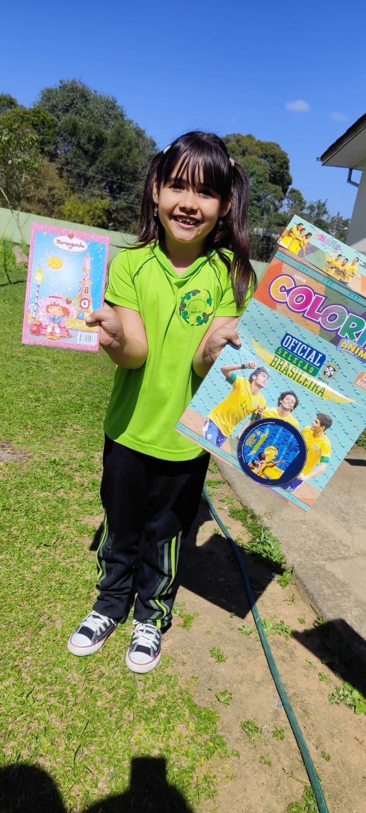 meu-brasil-campeao-circo-social-entrega-mais-de-6-mil-livros-de-atividades-infantis-30