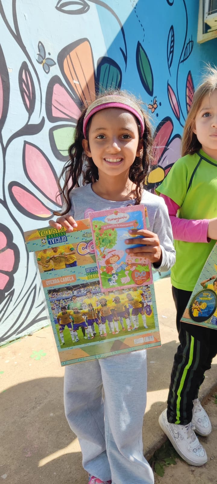 meu-brasil-campeao-circo-social-entrega-mais-de-6-mil-livros-de-atividades-infantis-31