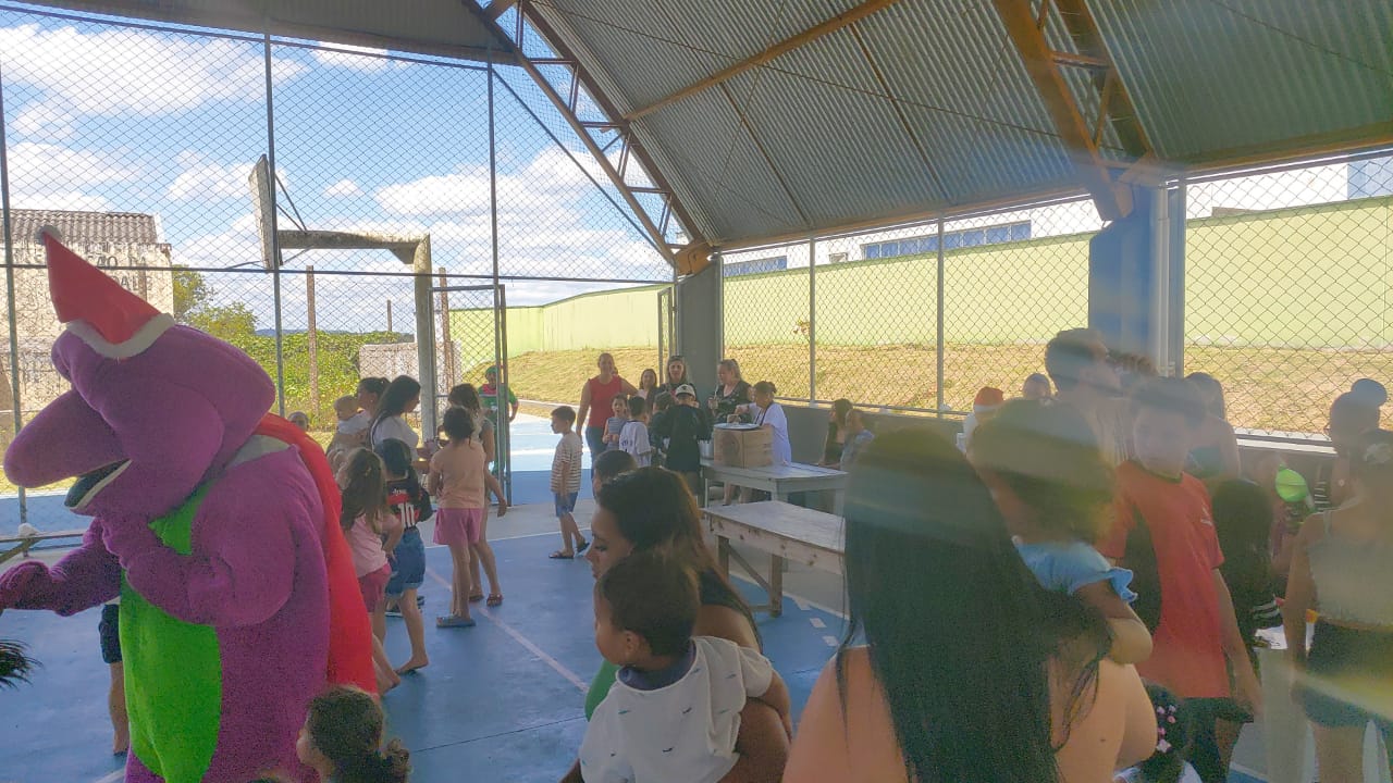 apresentacoes-na-associacao-comunitaria-do-bairro-alto-10