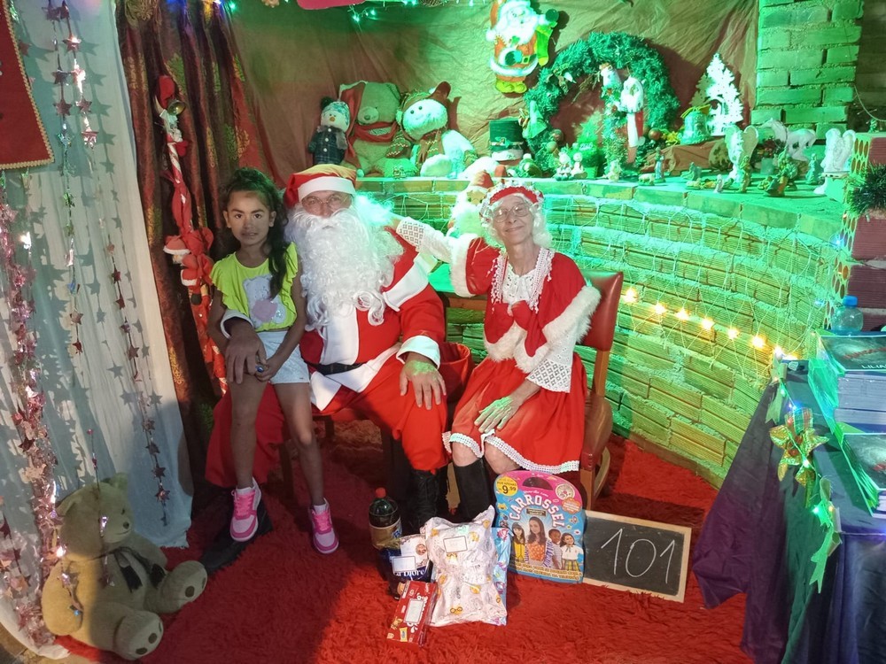 entregas-dos-presentes-das-cartinhas-do-natal-do-circo-social-2025-11