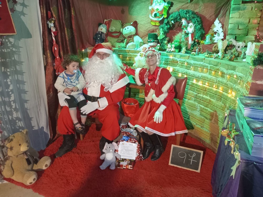 entregas-dos-presentes-das-cartinhas-do-natal-do-circo-social-2025-111